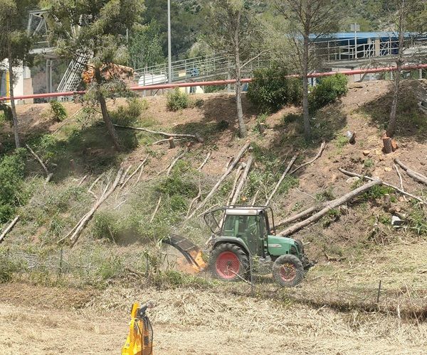 Trabajos de obertura y mantenimiento de franjas perimetrales
